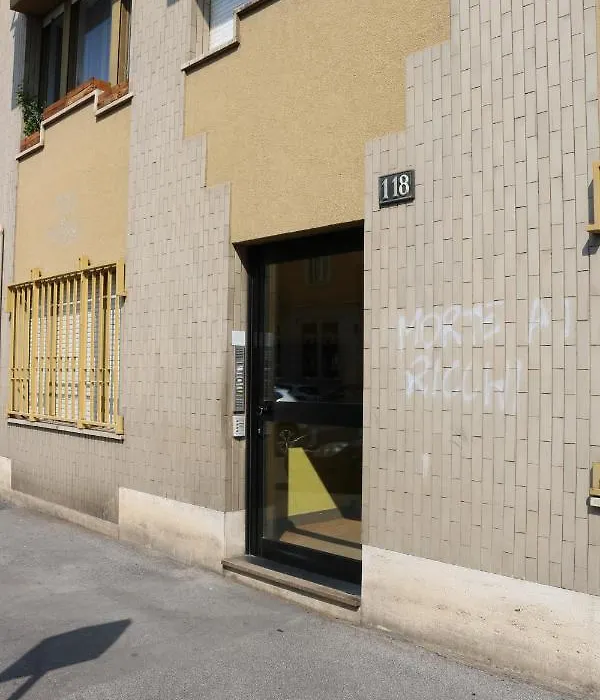 Via Savona Top Location-1